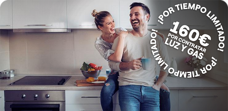 pareja hombre y mujer en cocina con sello de oferta de 160€ por contratar luz y gas